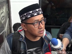 Teddy Gelar Pengajian 100 Hari Meninggalnya Lina Eks Sule