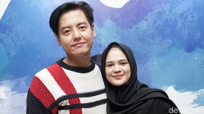 Roger Danuarta dan Cut Meyriska saat ditemui di kawasan Warung Buncit.