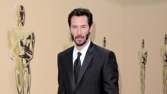 HOLLYWOOD - MARCH 07:  Actor Keanu Reeves arrives at the 82nd Annual Academy Awards held at Kodak Theatre on March 7, 2010 in Hollywood, California.  (Photo by Jason Merritt/Getty Images)