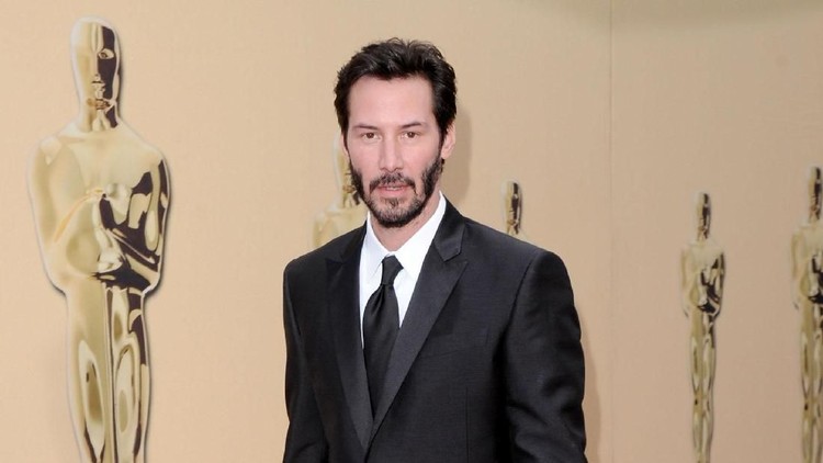 HOLLYWOOD - MARCH 07:  Actor Keanu Reeves arrives at the 82nd Annual Academy Awards held at Kodak Theatre on March 7, 2010 in Hollywood, California.  (Photo by Jason Merritt/Getty Images)