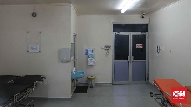 Handoko Gunawan, dokter 80 tahun yang ikut menjadi tenaga medis menghadapi pasien corona saat ini dirawat di ICU RS Persahabatan.