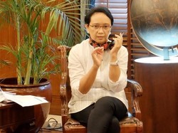 Jelang Penjemputan, Menlu Retno Telepon Mahasiswa WNI di Wuhan China