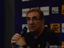 Dalih dan Amarah Robert Usai Persib Gagal Kalahkan Barito