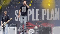 hari apa business proposal tayang Simple Plan hingga Naff Siap Guncang Hari Pertama Everblast Fest 2023