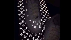 Ketika Warna Sepatu Louis Vuitton Membagi Dunia Jadi Dua Kubu