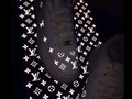 Ketika Warna Sepatu Louis Vuitton Membagi Dunia Jadi Dua Kubu