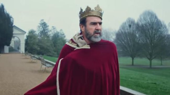 Dalam video terbaru lagu Liam Gallagher, Once, ia mengajak legenda Manchester United Eric Cantona. Padahal, Liam adalah penggemar Man City.