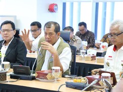 Kepala BNPB Dorong Pengembangan Alat Pelindung Diri Virus Corona