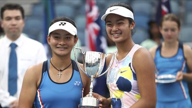 Petenis Indonesia Priska Madelyn dapat bonus ratusan juta usai juara pada nomor ganda putri Australia Open 2020 kategori junior.