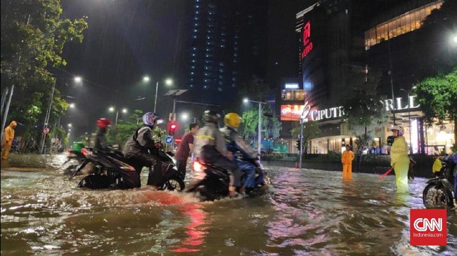 Lagi, Sejumlah Jalan di Surabaya Terendam Banjir