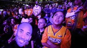FOTO: Duka untuk Kobe Bryant Masih Terasa di Staples Center