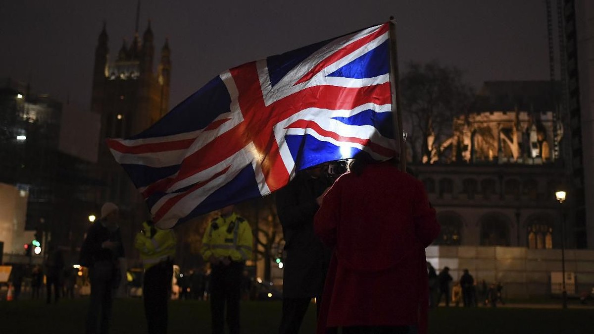 FOTO: Sorak Sorai dan Air Mata Warga Inggris Sambut Brexit