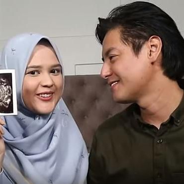 Terpopuler: Senyuman Jungkook BTS Hingga Cut Meyriska Hamil