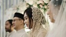 Isyana Sarasvati menggelar acara siraman dan pengajian jelang pernikahan dengan Rayhan Maditra&period;