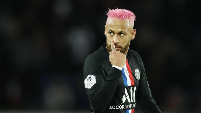 PSG's Neymar reacts during the French League One soccer match between Paris-Saint-Germain and Montpellier at the Parc des Princes stadium in Paris, Saturday Feb. 1, 2020. (AP Photo/Christophe Ena)