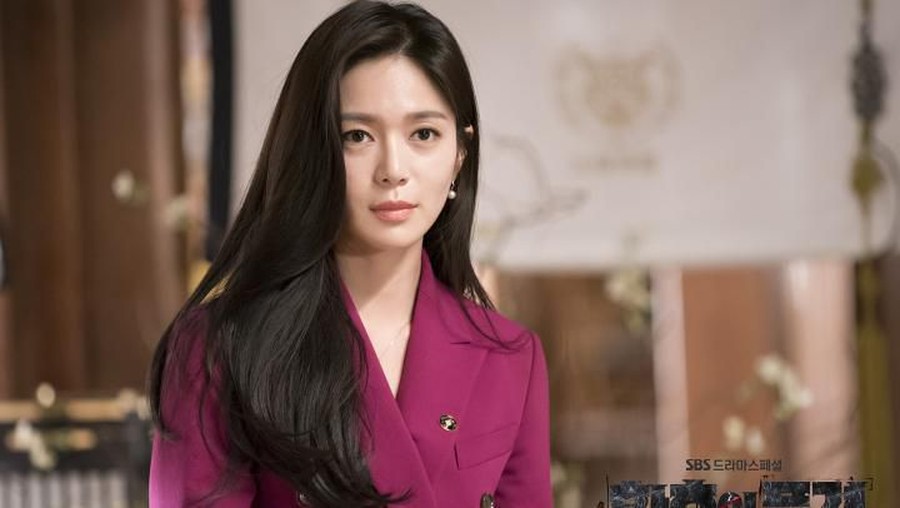 Min Yoo Ra - Lee Elijah (The Last Empress) Simak tujuh tokoh pelakor di drama Korea yang sukses bikin penonton emosi melihatnya.