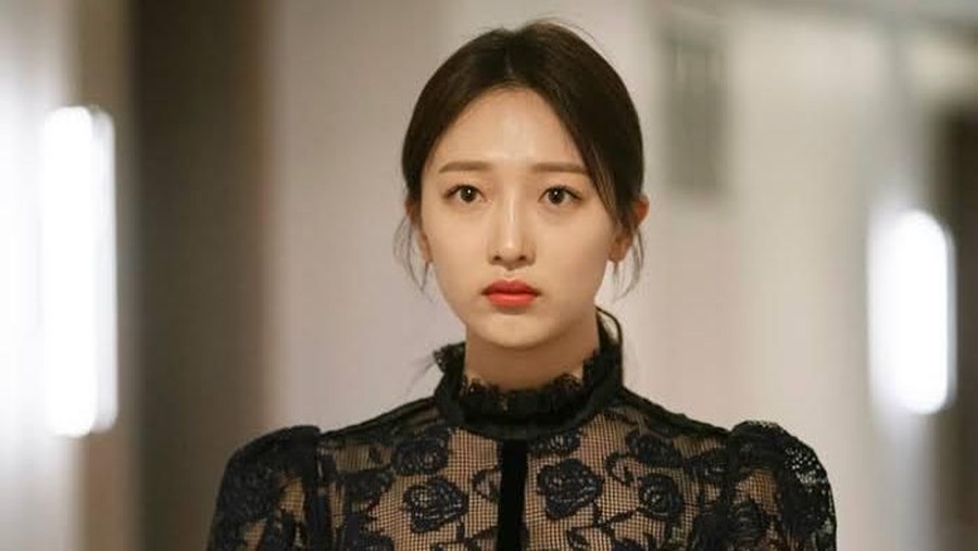 Simak tujuh tokoh pelakor di drama Korea yang sukses bikin penonton emosi melihatnya.