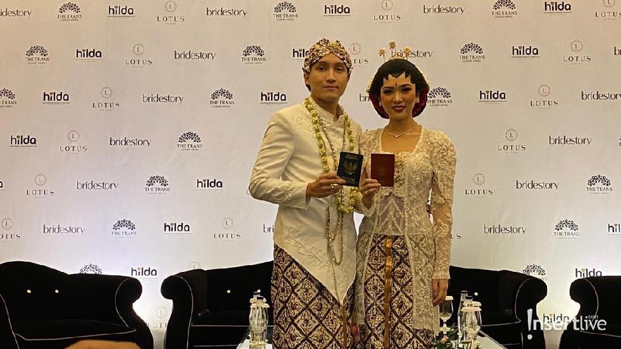 Resmi Menikah, Isyana Sarasvati dan Suami Cerita Momen Pertama Bertemu Isyana Sarasvati dan Rayhan Maditra menceritakan kisah cinta mereka sejak awal bertemu hingga menikah.