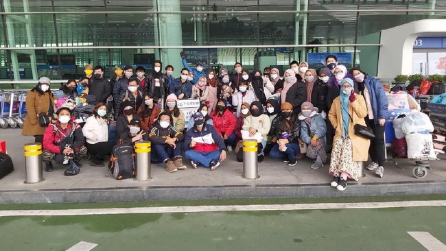 Kementerian Kesehatan sudah mendapat kabar baik tersebut dari 238 WNI yang telah pulang ke daerah asal masing-masing.