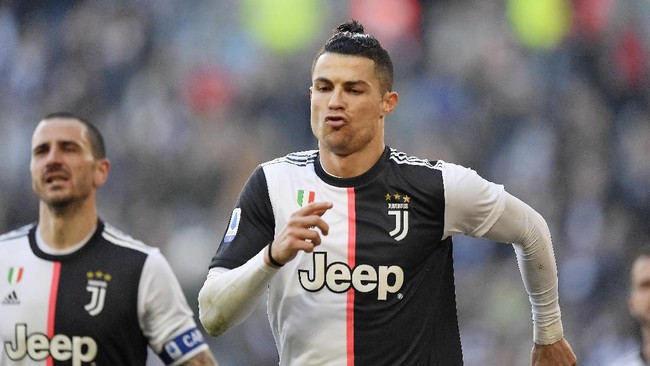 Juventus berhasil menghajar Fiorentina pada laga lanjutan Liga Italia di Stadion Juventus, Minggu (2/2). Ronaldo cetak dua gol.