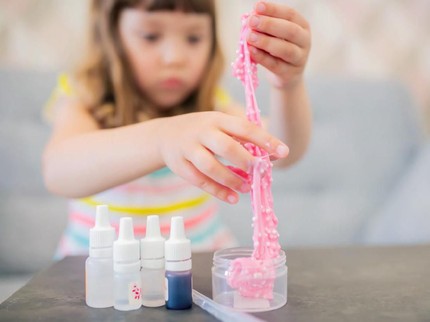 5 Langkah Cara Membuat Slime yang Aman untuk Anak, No Manik-manik!