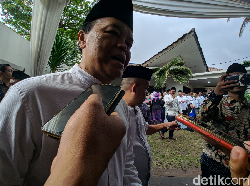 Kenangan HNW soal Obrolan Politik dengan Almarhum Gus Sholah