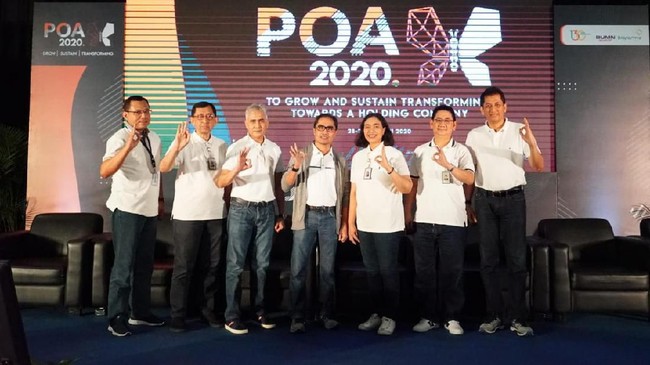 Pembentukan holding farmasi dilatarbelakangi tren kesehatan global di dunia untuk meningkatkan kebutuhan masyarakat akan pelayanan kesehatan yang terbaik.