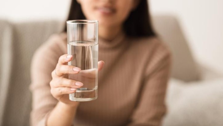 Minum air putih Minum air putih