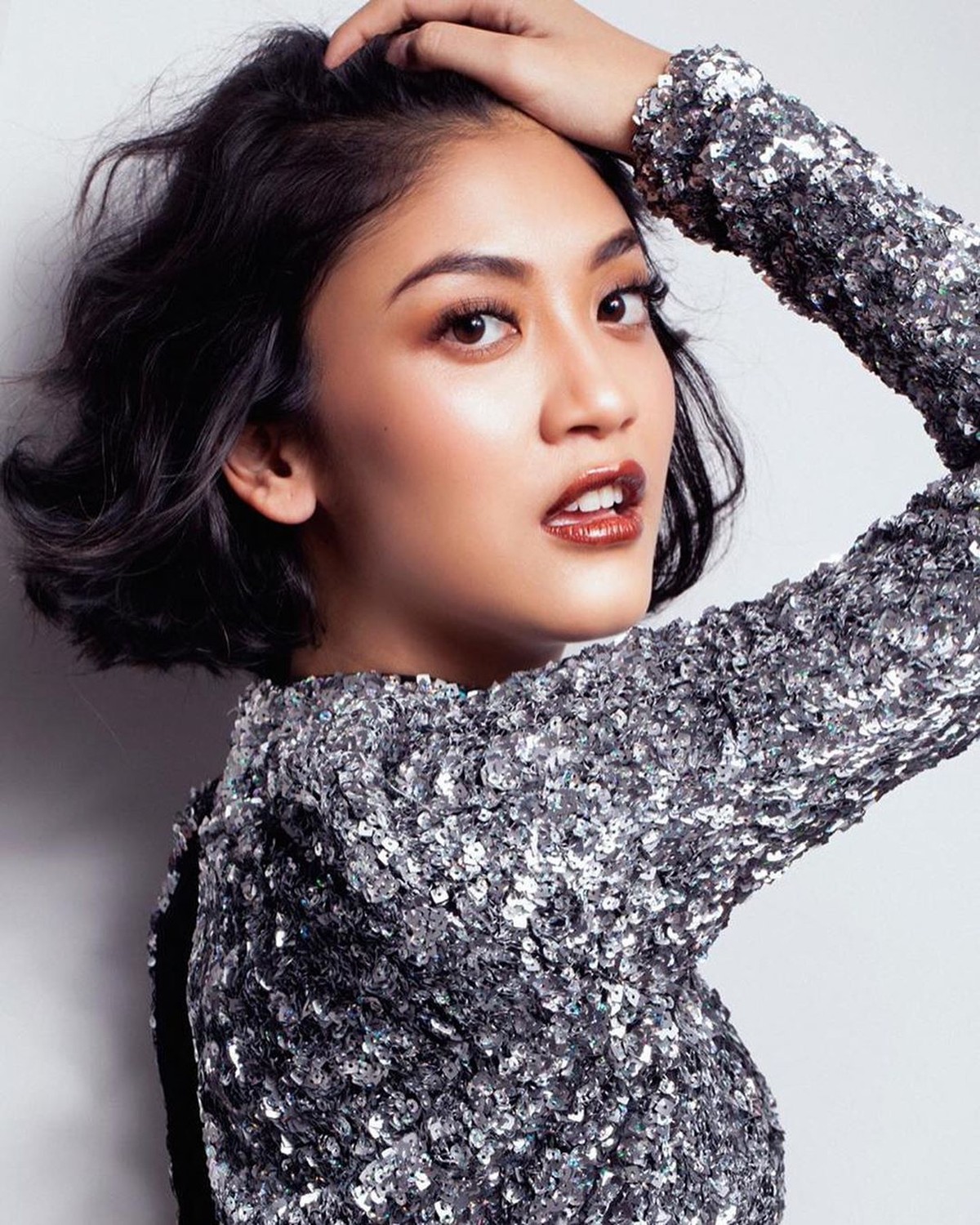 Berikut ini fakta Canti Tachril&comma; wanita cantik putri konglomerat Indonesia yang disebut pacar baru Adipati Dolken&period;