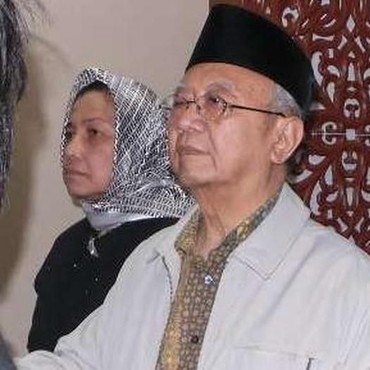 Kabar Duka, Gus Sholah Dimakamkan di Ponpes Tebuireng Hari Ini