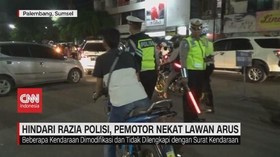 VIDEO: Hindari Razia Polisi, Pemotor Nekat Lawan Arus