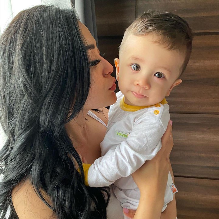 <p>Semenjak Abizard mengidap penyakit kawasaki, Selvi memutuskan untuk lebih banyak menghabiskan waktu bersama sang anak. (Foto: Instagram @selvikitty)</p>