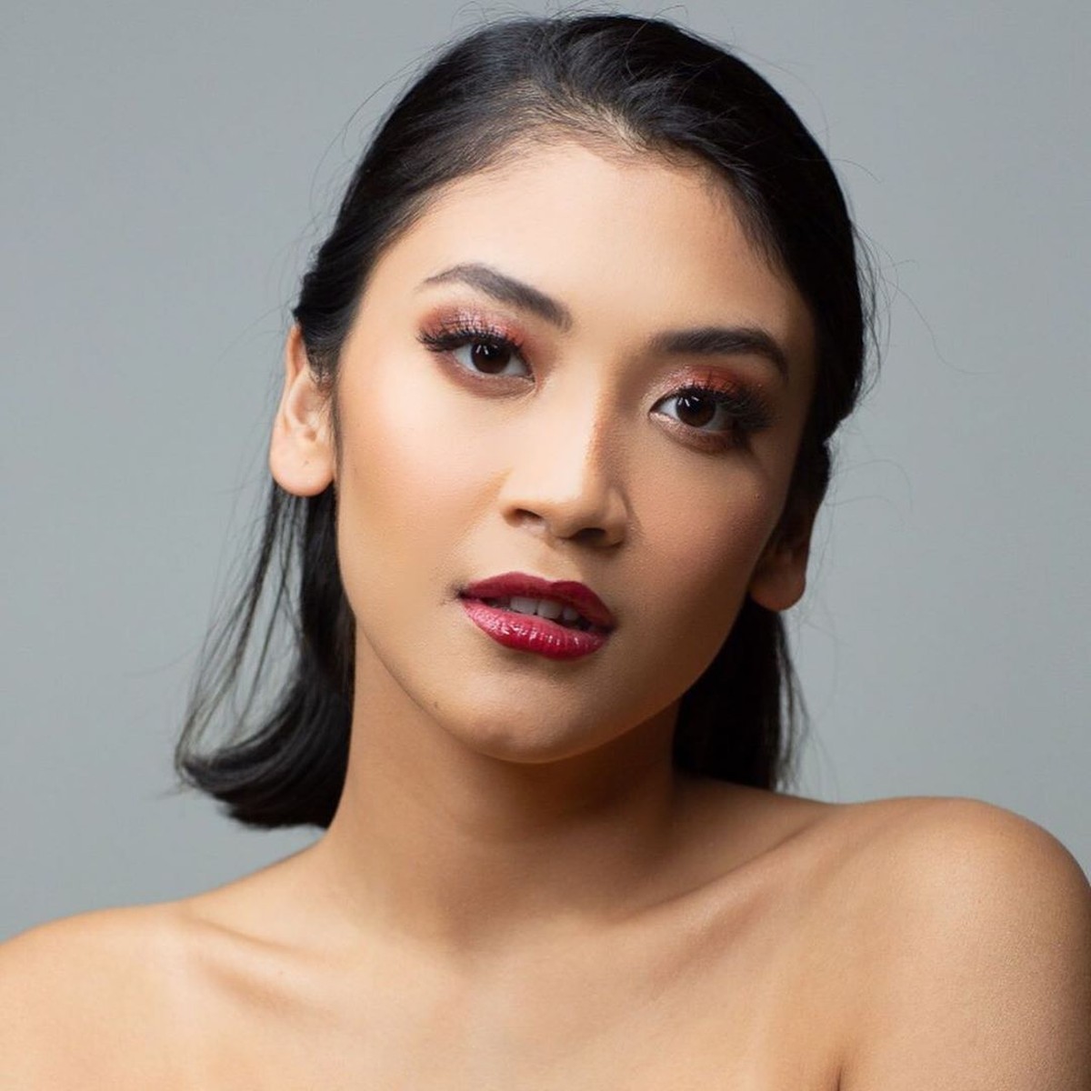 Berikut ini fakta Canti Tachril&comma; wanita cantik putri konglomerat Indonesia yang disebut pacar baru Adipati Dolken&period;