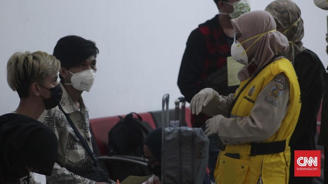 Dua mahasiswa asal Sumsel jadi cibiran masyarakat sepulang dari China. Bahkan ada pula warga yang langsung lari menjauh karena takut tertular virus corona.