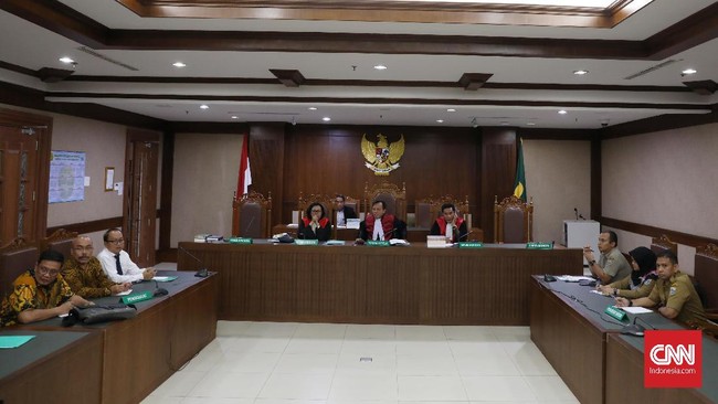 Pengadilan Negeri Jaksel mulai hari ini, Selasa (17/3) hingga 14 hari ke depan menunda sidang seluruh perkara untuk mencegah penyebaran virus corona.