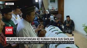 VIDEO: Pelayat Berdatangan ke Rumah Duka Gus Sholah