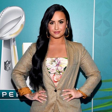 Nyanyi Lagu Nasional di Super Bowl 2020, Mimpi Jadi Nyata Demi Lovato