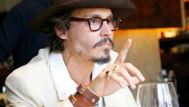 img-title Ngeri! Ujung Jari Johnny Depp Putus karena Amber Heard