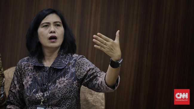 Kemenkes mengklaim 40 orang telah diperiksa di 15 provinsi berbeda. Hasilnya, tak ada yang terinfeksi virus corona. Saat ini masih ada 2 suspect yang diperiksa.