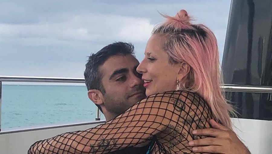 Lady Gaga Pacaran Sama Michael Polansky, Netizen: Kamu Layak Ratuku Lady gaga disebut tengah menjalin asmara dengan seorang pebisnis bernama Michael Polansky.