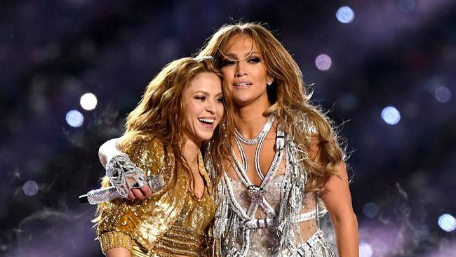 Penampilan Jennifer Lopez dan Shakira yang heboh dan menggoyang panggung acara paruh waktu Super Bowl 2020 berdampak positif.