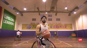 Deru Kursi Roda dan 'Lompatan' Bola Basket Amran