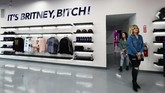 FOTO: Merekam Momen Ikonik di Museum Britney Spears Didedikasikan untuk Britney Spears, The Zone adalah museum yang menggambarkan perjalanan karier, lengkap dengan momen-momen ikonik sang bintang.