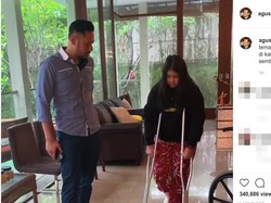Jalan Pakai Tongkat Kaki, Putri Agus Yudhoyono Patah Tulang