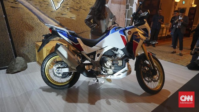 Honda CRF190L menggunakan rangka tubular untuk melindungi mesin SOHC silinder tunggal kapasitas 184 cc berpendingin udara.