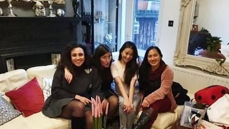Berikut artikel terpopuler HaiBunda hari ini. Mulai dari rumah Angie 'Virgin' di London, Allan Wangsa meninggal, hingga nama bayi laki-laki bermakna cinta.