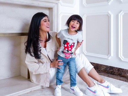 Lama Menghilang, Artis Antagonis Raya Kohandi Kini Bunda Cantik Satu Anak