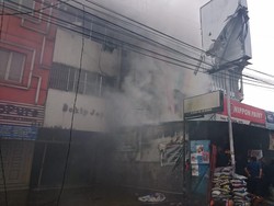 Kebakaran Ruko di Medan Diduga Gegara Dupa, 2 Orang Terluka