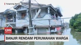 VIDEO: Banjir Rendam Perumahan Warga di Tangerang