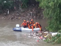 Remaja 16 Tahun yang Tenggelam di Kali Bekasi Ditemukan Tewas